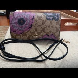 - Coach Kaffe Fassett Foldable Cluch Crossbody w/Tag